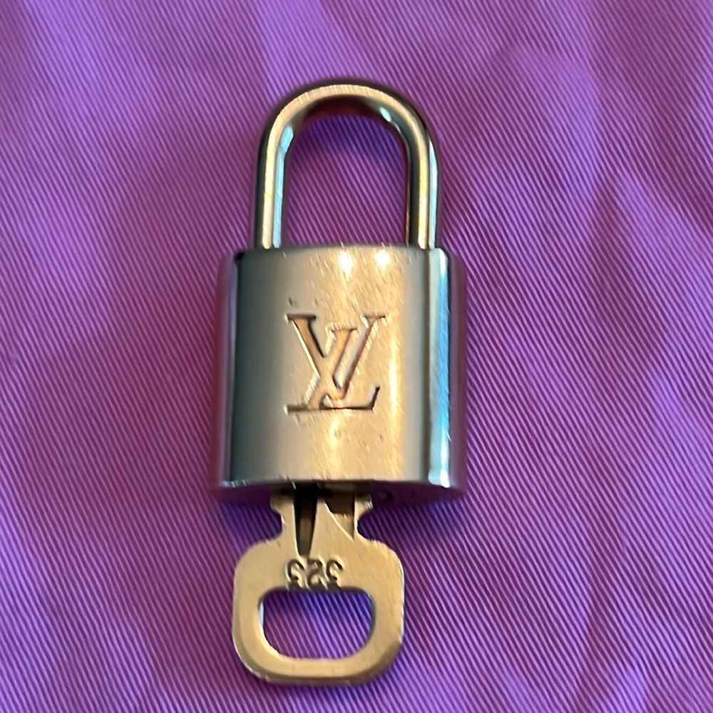 Louis Vuitton Gold Tone Lock & Key #323